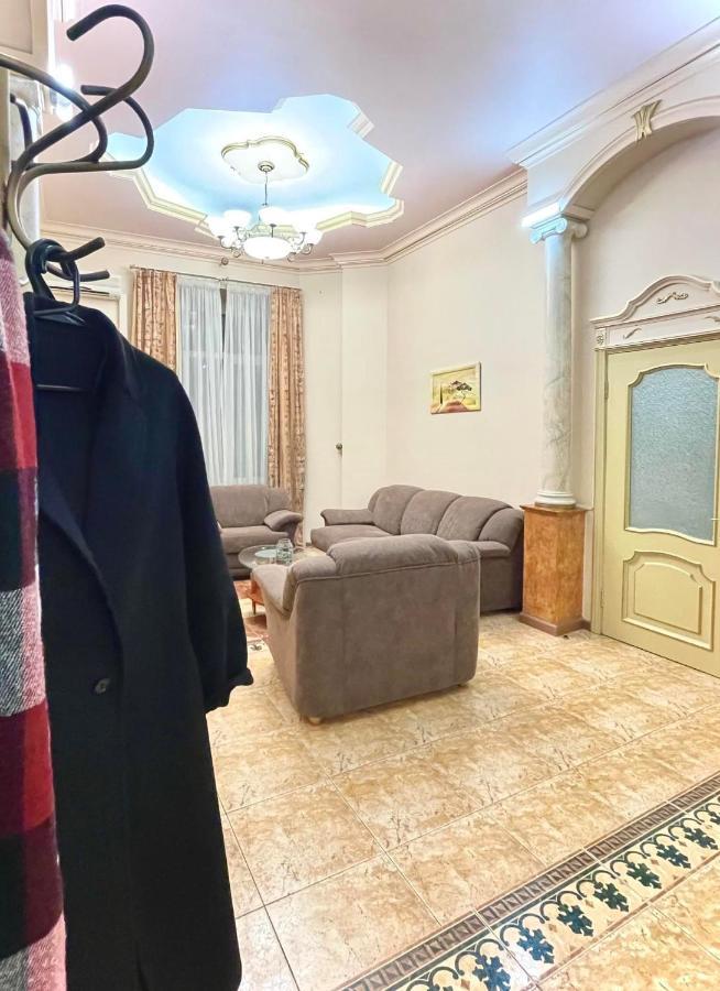 Great One Bed Right Near Opera House Apartamento Kiev Exterior foto