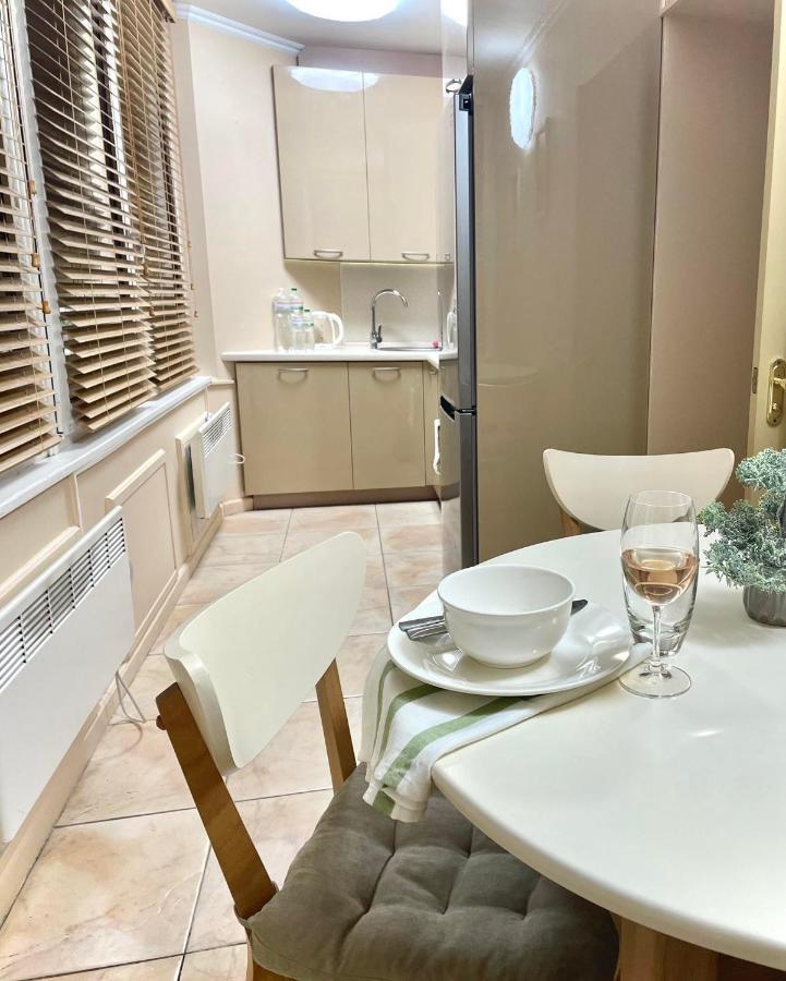 Great One Bed Right Near Opera House Apartamento Kiev Exterior foto