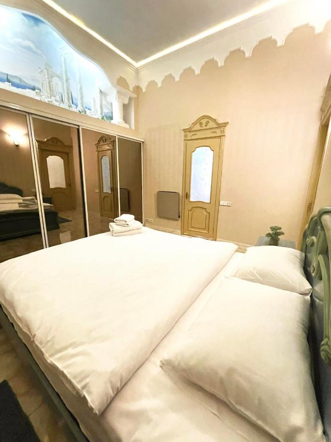 Great One Bed Right Near Opera House Apartamento Kiev Exterior foto