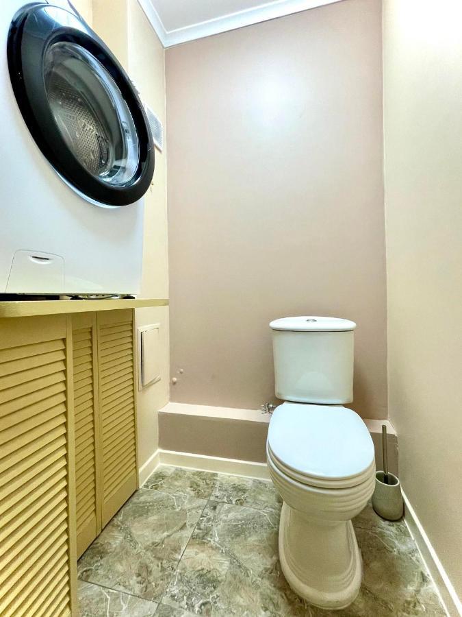 Great One Bed Right Near Opera House Apartamento Kiev Exterior foto