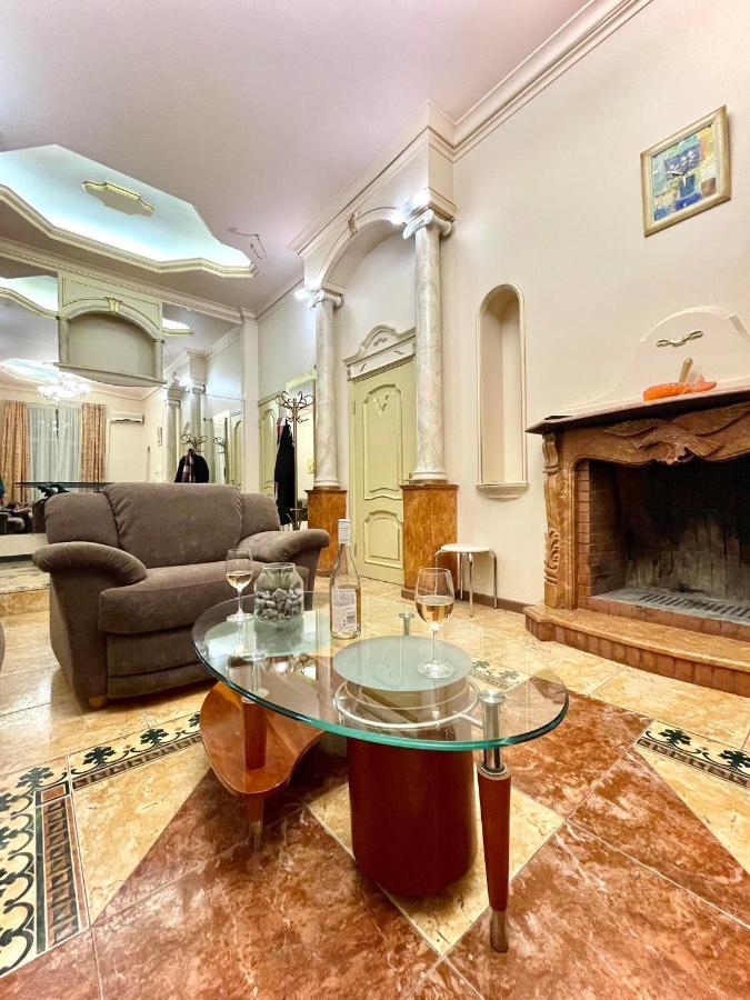 Great One Bed Right Near Opera House Apartamento Kiev Exterior foto