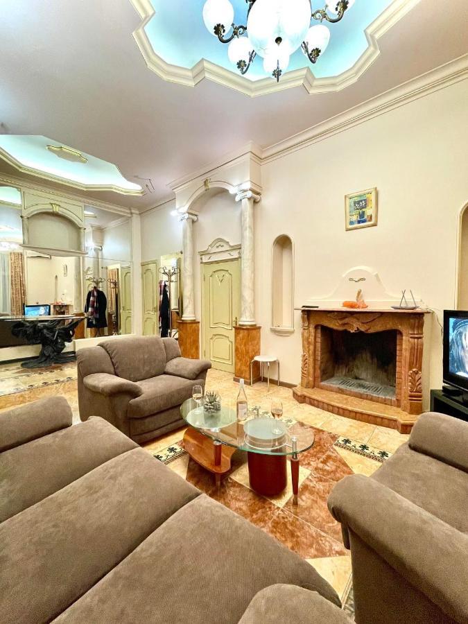 Great One Bed Right Near Opera House Apartamento Kiev Exterior foto